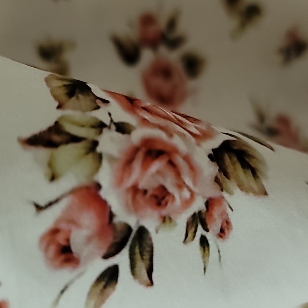 Meadows floral top - Picture 2 of 2